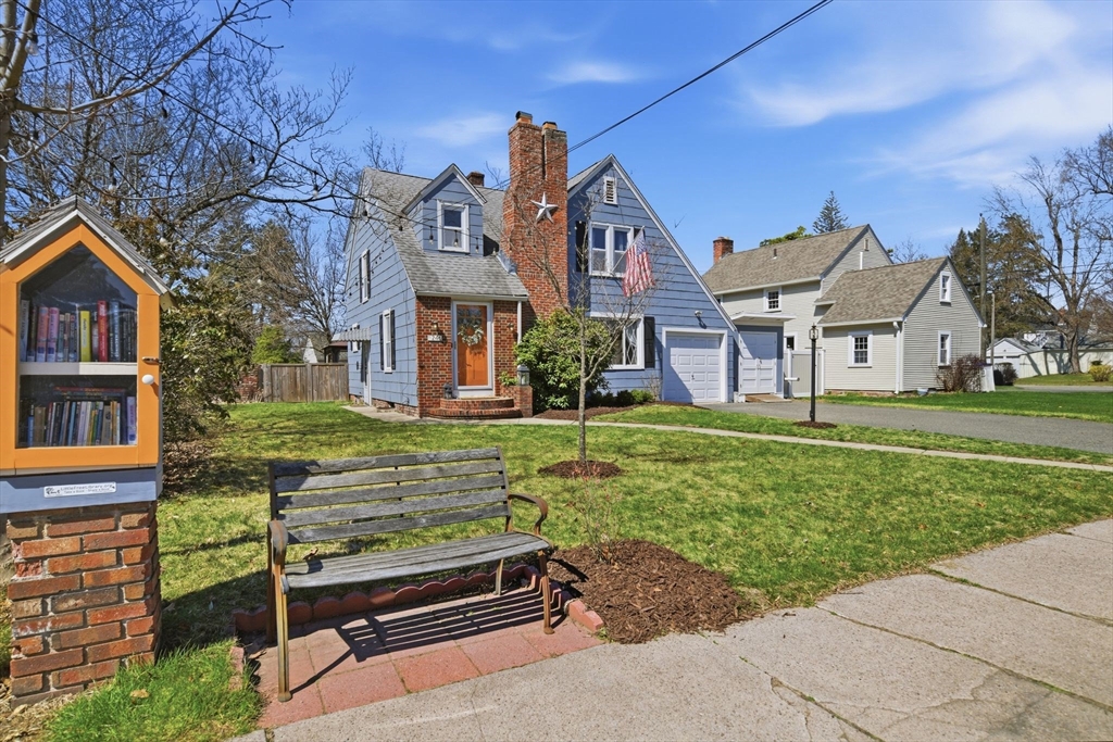 246 Dwight Road Springfield, MA 01108 - Photo 3 of 40