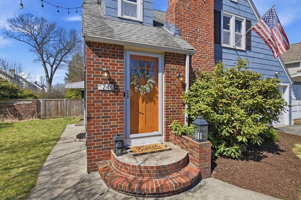 246 Dwight Road Springfield, MA 01108 - Photo 4 of 40