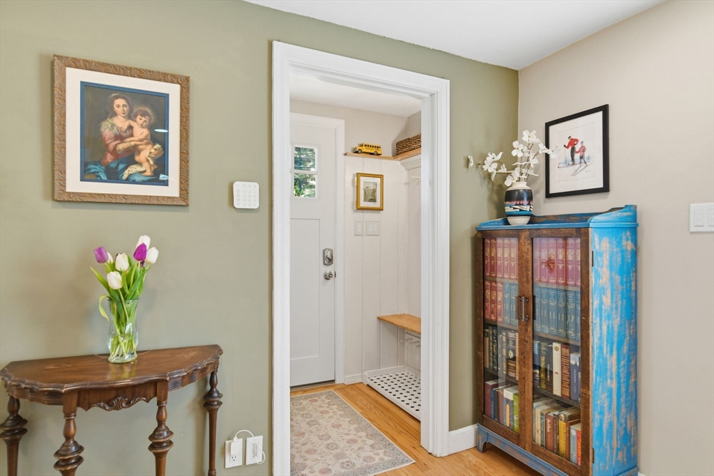 246 Dwight Road Springfield, MA 01108 - Photo 5 of 40