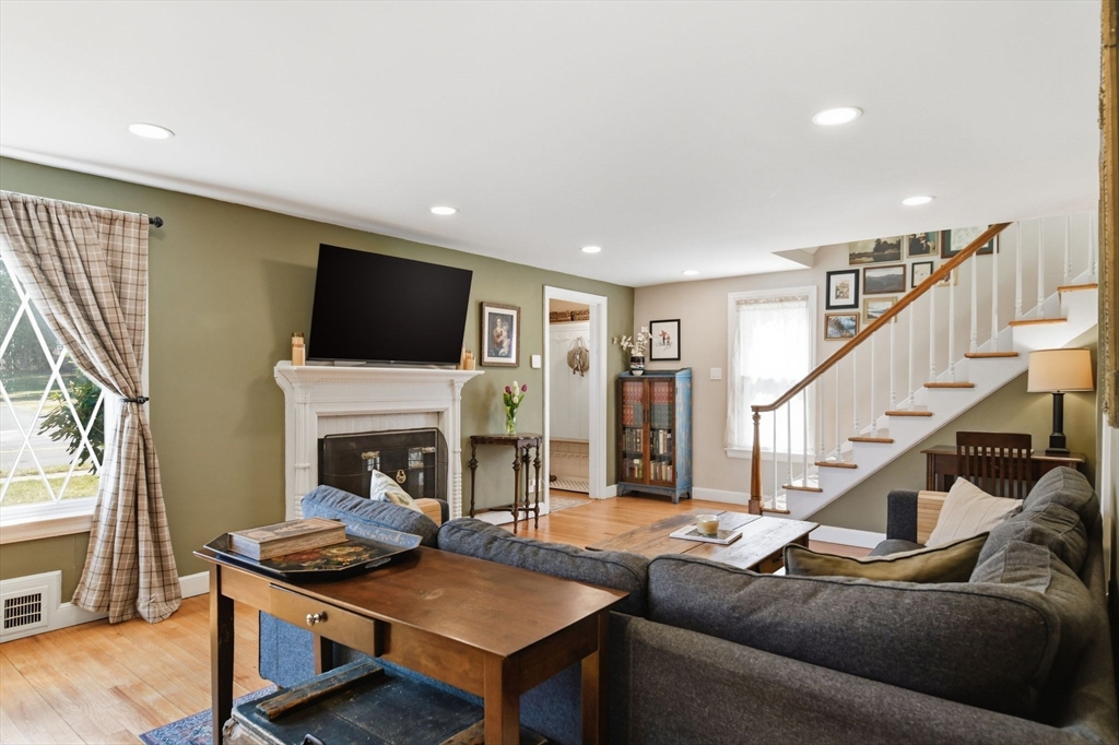 246 Dwight Road Springfield, MA 01108 - Photo 10 of 40