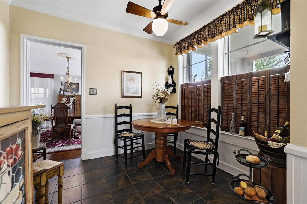 304 East 9th Street Bonham, TX 75418 - Photo 11 of 39 a view of a livingroom with furniture and a window