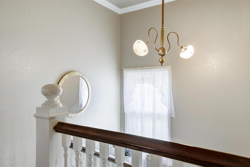 304 East 9th Street Bonham, TX 75418 - Photo 18 of 39 a view of a entryway