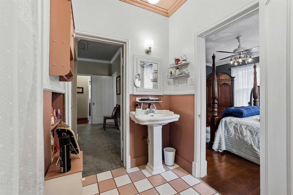 304 East 9th Street Bonham, TX 75418 - Photo 32 of 39