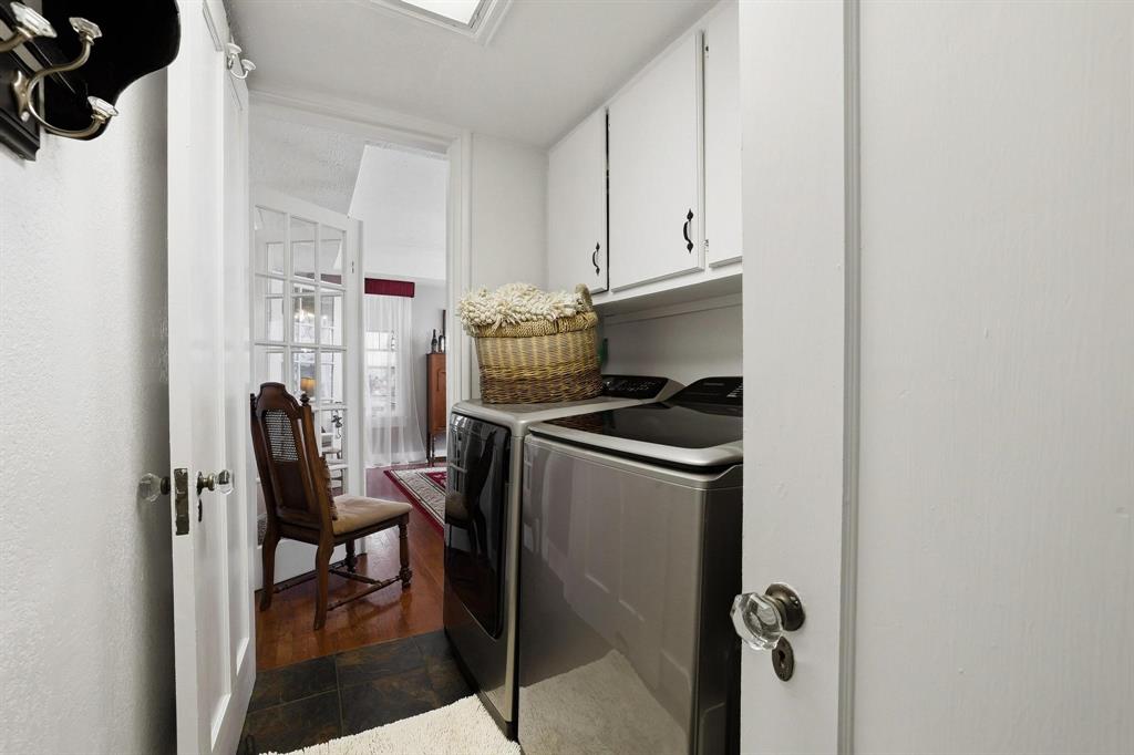 304 East 9th Street Bonham, TX 75418 - Photo 9 of 39 a work place with furniture and wooden floor