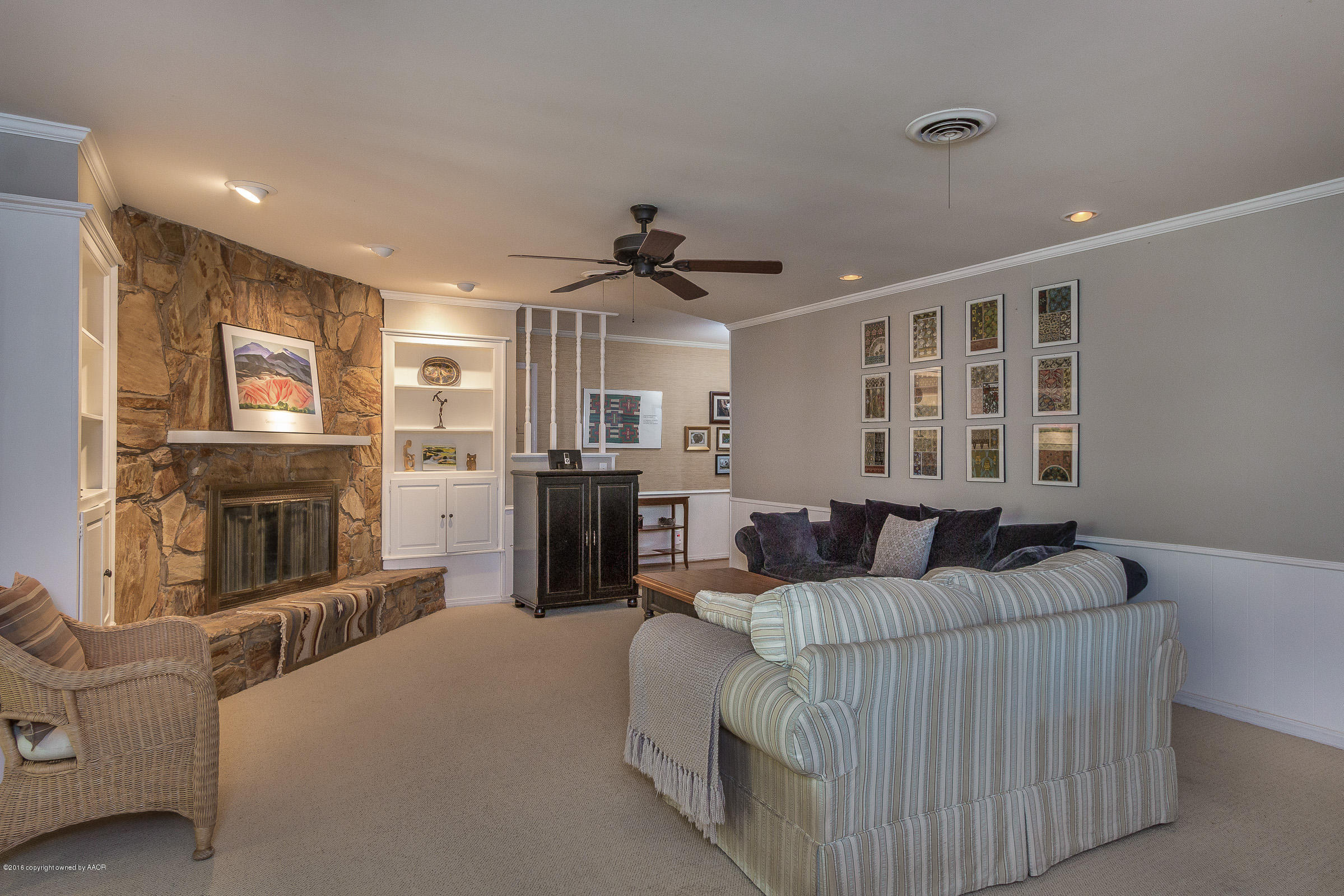 6711 Gainsborough Road Amarillo, TX 79106 - Photo 2 of 25 006_Living Room 2