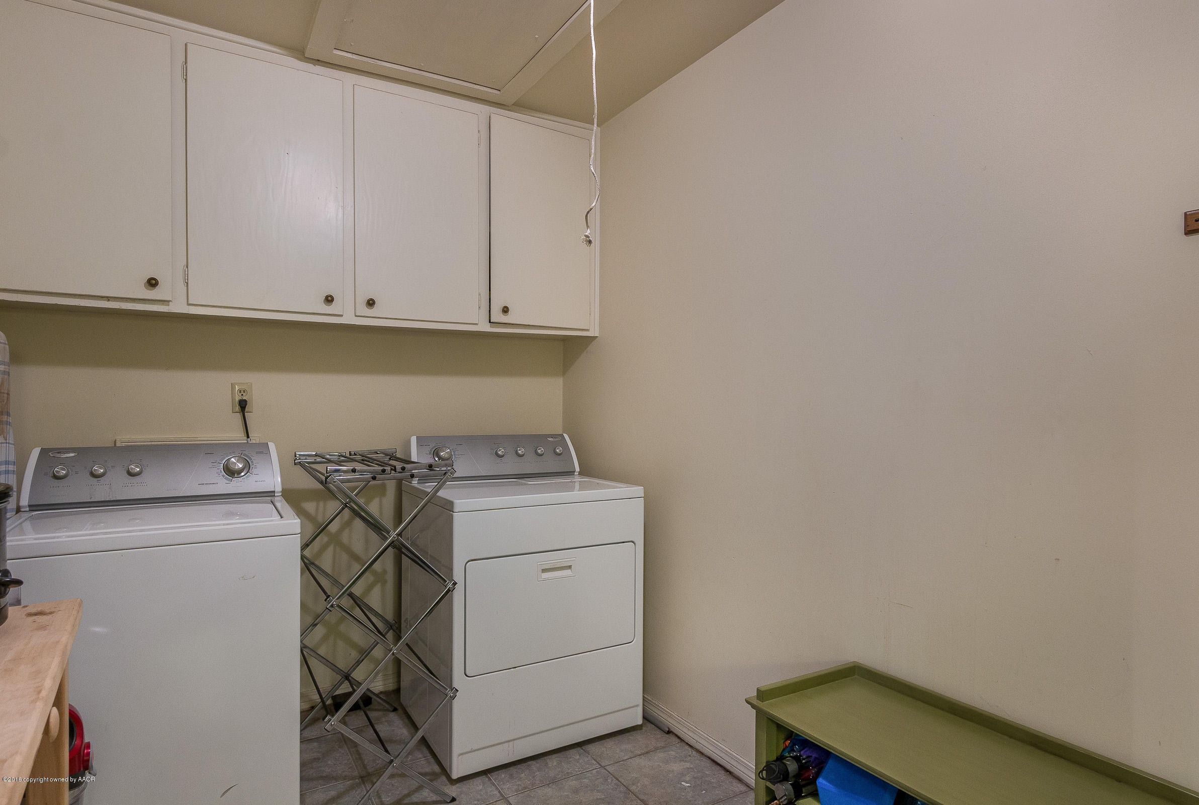 6711 Gainsborough Road Amarillo, TX 79106 - Photo 17 of 25 019_Utility Room