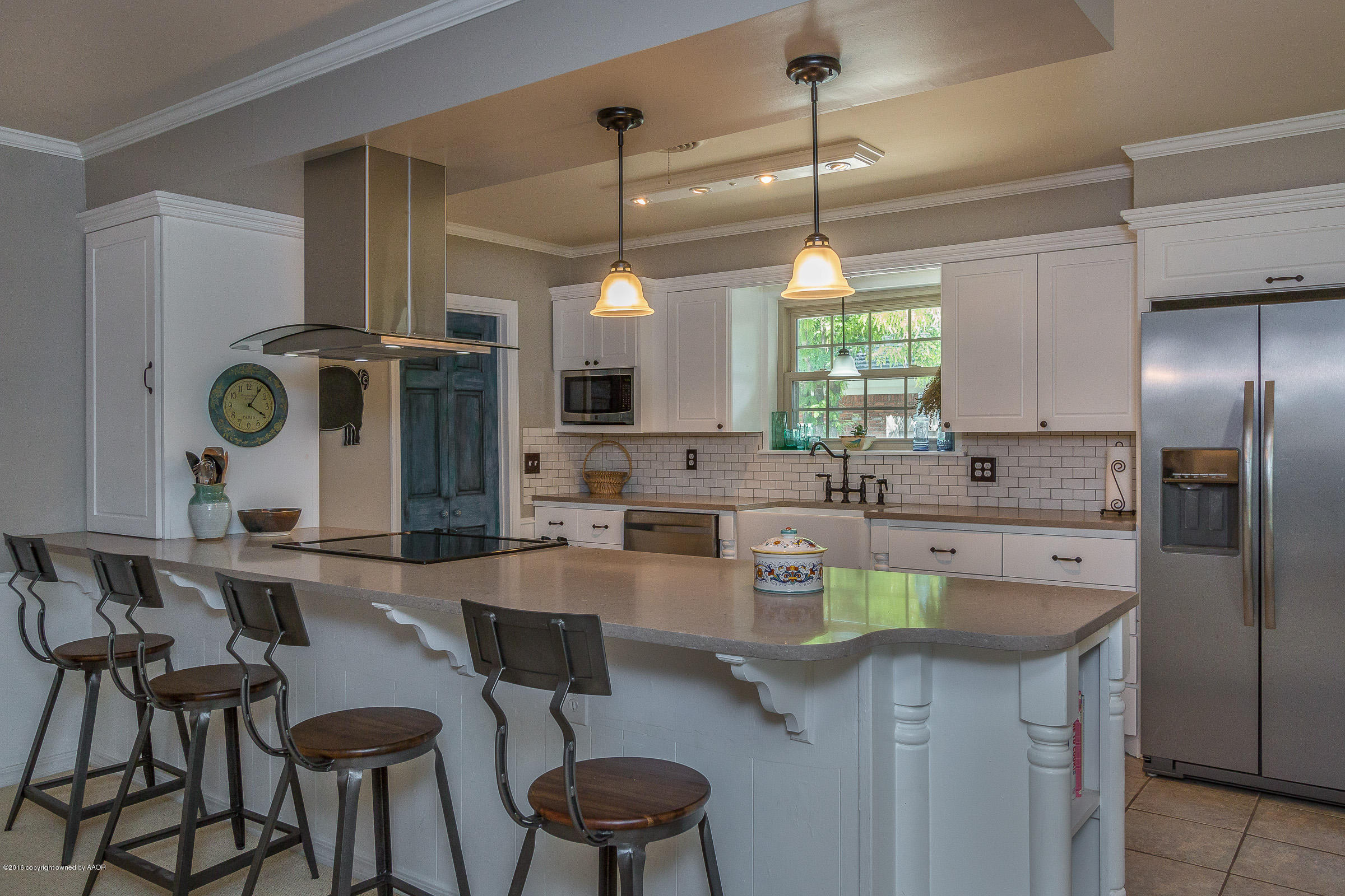 6711 Gainsborough Road Amarillo, TX 79106 - Photo 4 of 25 008_Breakfast Bar and Kitchen