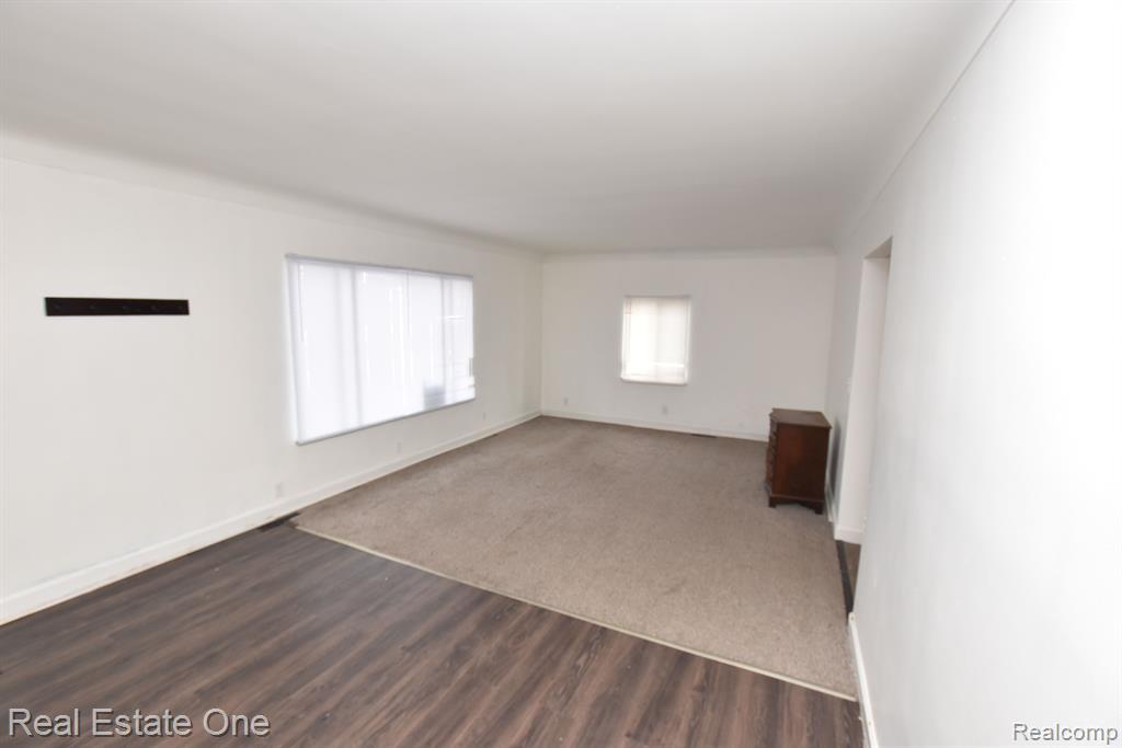 2439 Coldwater Road Flint, MI 48505 - Photo 11 of 18