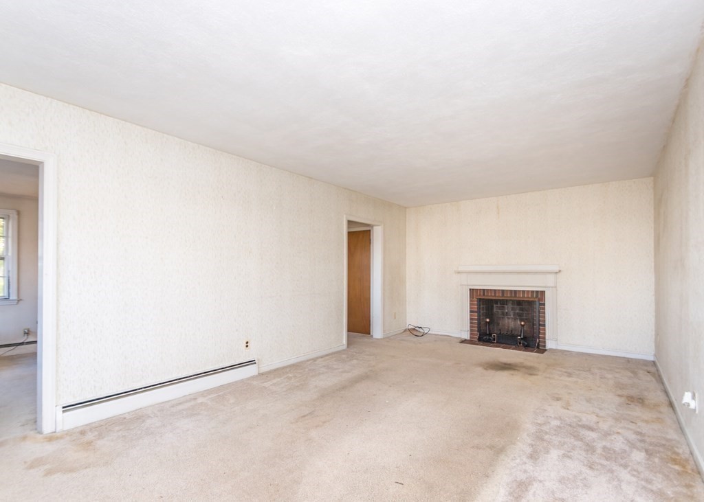 95 Upton Road Waltham, MA 02452 - Photo 12 of 33 Gallery Image 12