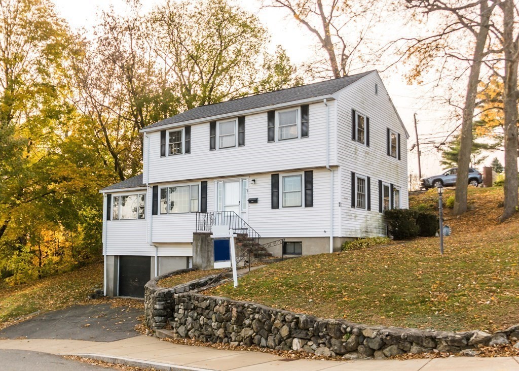 95 Upton Road Waltham, MA 02452 - Photo 3 of 33 Gallery Image 3