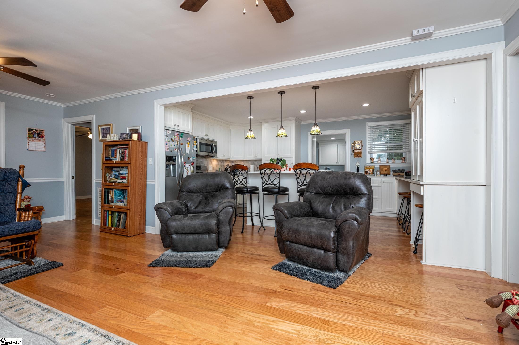 594 State Rd S-30-533 Fountain Inn, SC 29644 - Photo 8 of 35