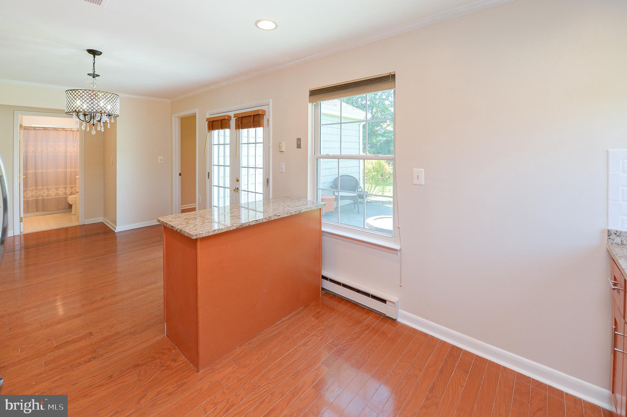 34 Windsor Road Southampton, NJ 08088 - Photo 14 of 27 Kitchen with Island