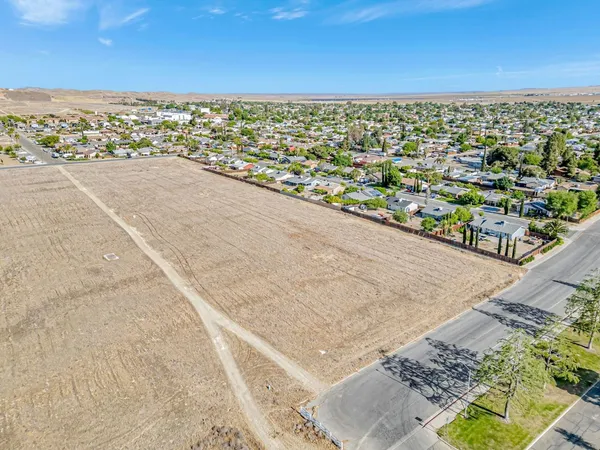$1,500,000 | 101 Amador Street, Avenal, CA 93204