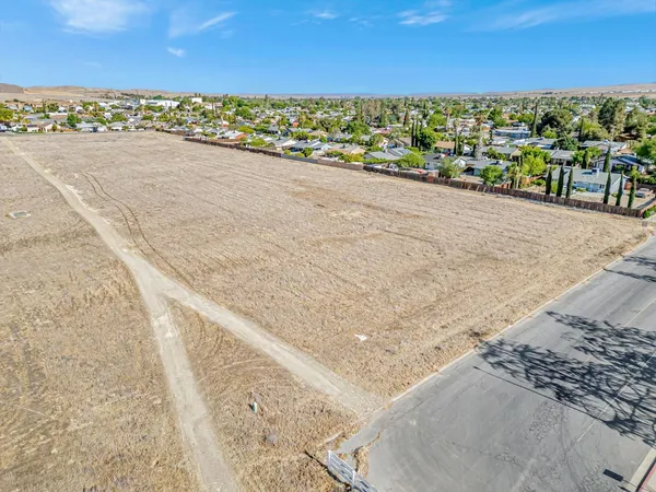 $1,500,000 | 101 Amador Street, Avenal, CA 93204