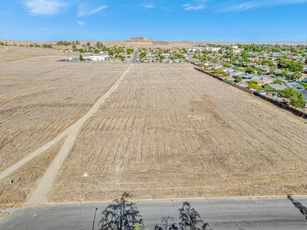 $1,500,000 | 101 Amador Street, Avenal, CA 93204