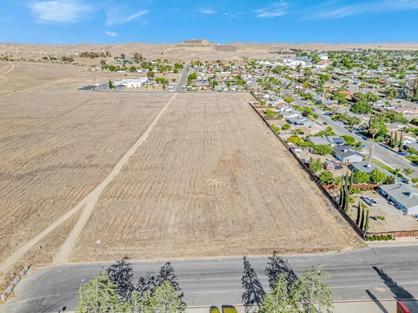 $1,500,000 | 101 Amador Street, Avenal, CA 93204
