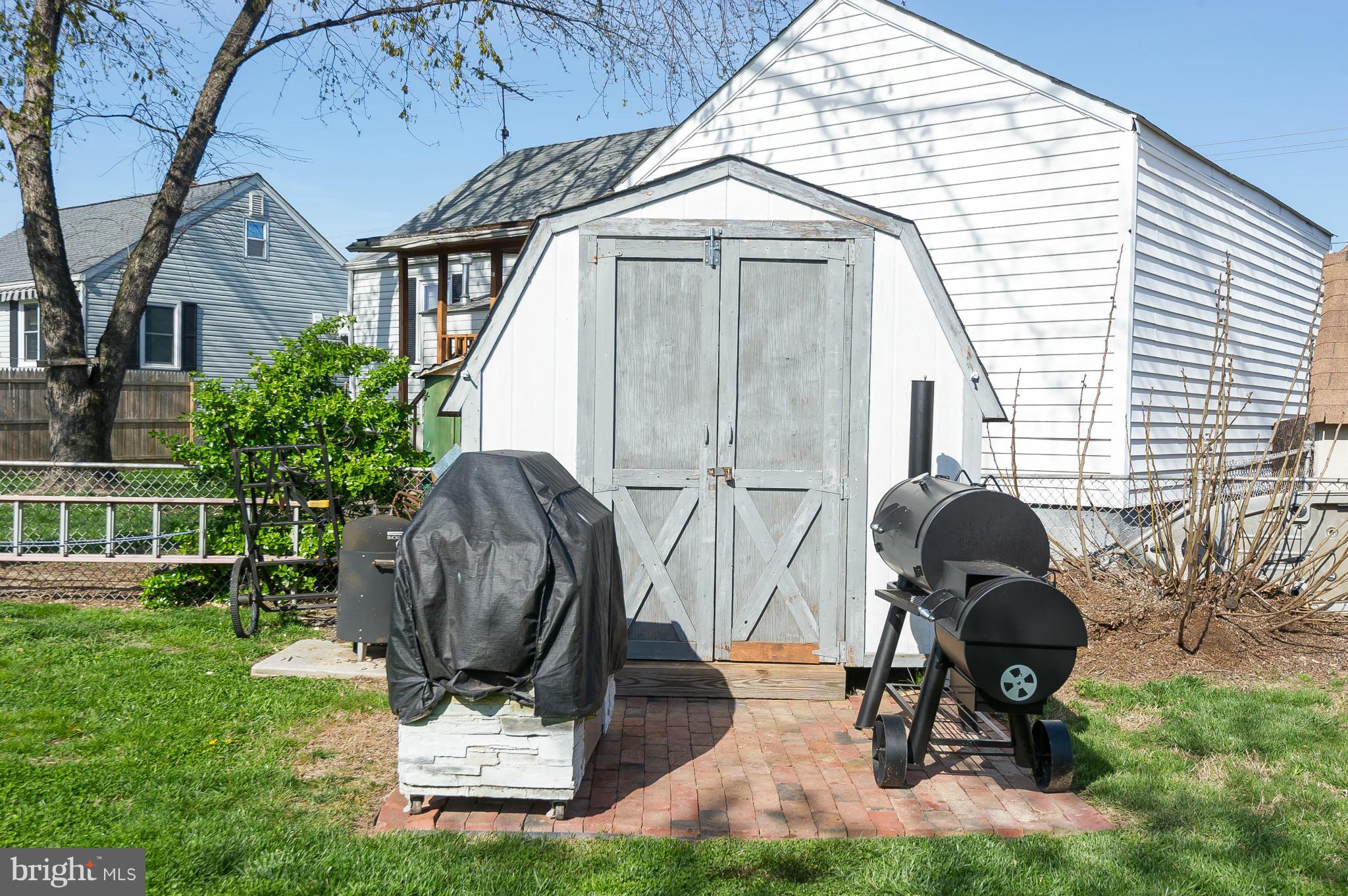 820 South Woodlynn Road Baltimore, MD 21221 - Photo 8 of 9 Exterior (Rear)