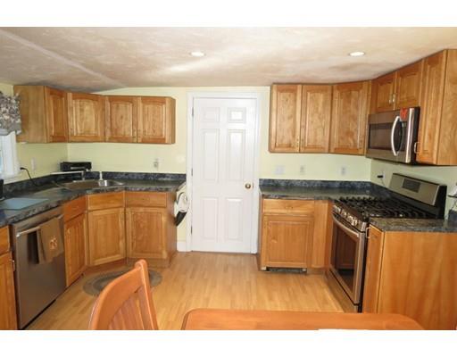 39 Wituwamat Road Weymouth, MA 02191 - Photo 4 of 33 Gallery Image 4