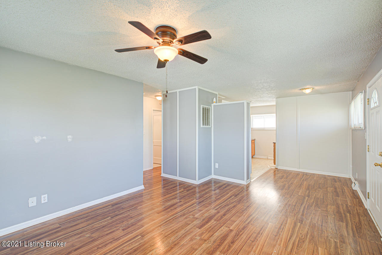 4823 Redstart Road Louisville, KY 40213 - Photo 4 of 19 4823_Redstart_Rd-4
