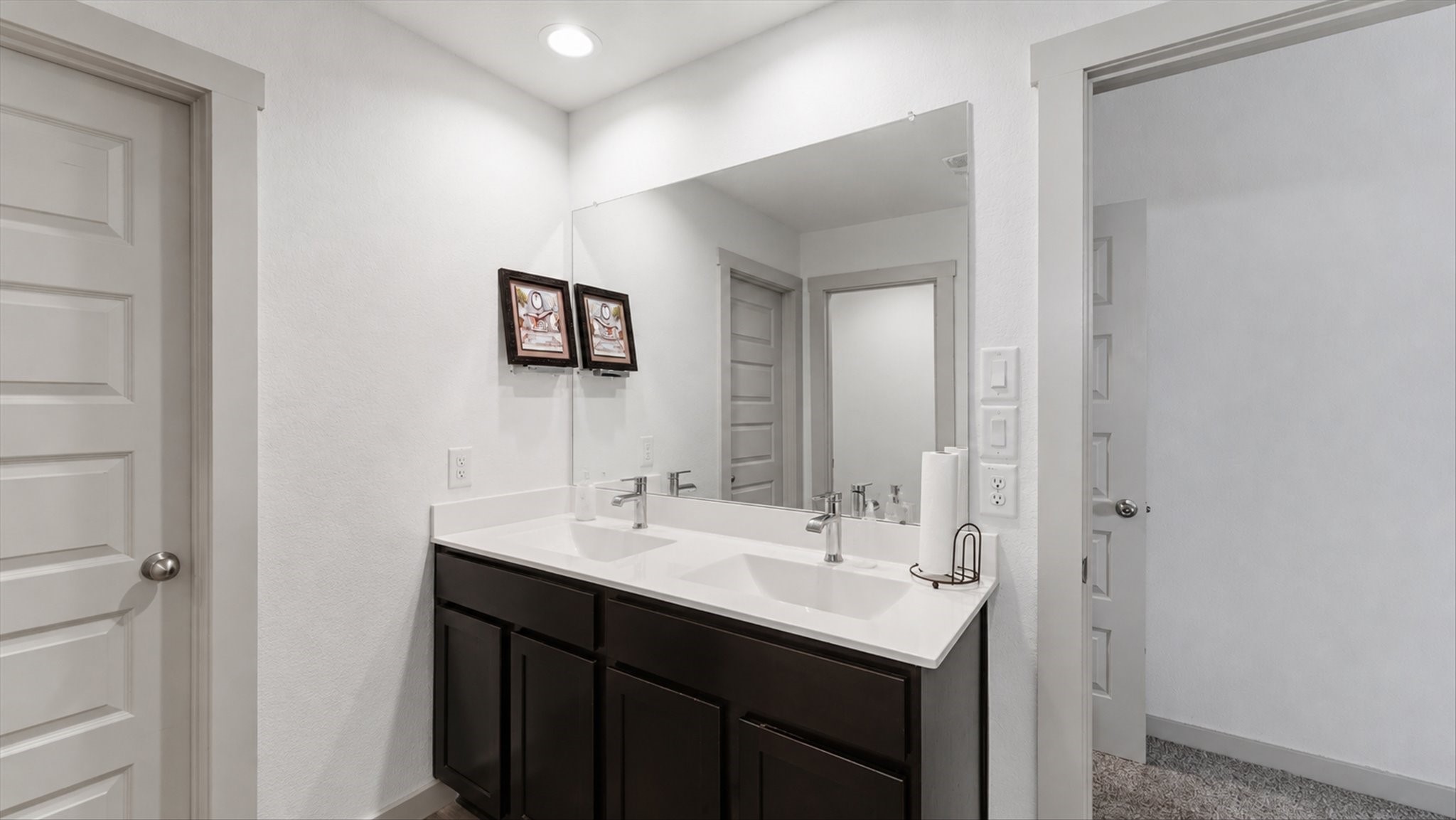 8219 Precious Passing Way Rosharon, TX 77583 - Photo 12 of 24 Primary Bath