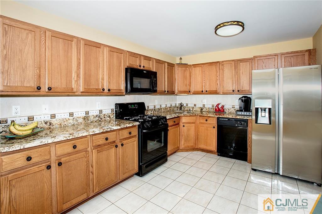 46 Hawthorne Road North Brunswick, NJ 08902 - Photo 11 of 25 Gallery Image 11