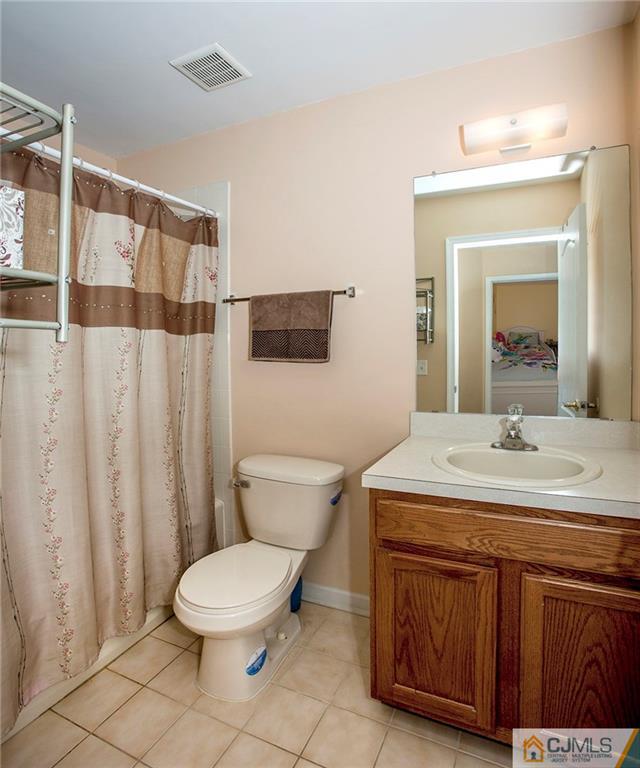 46 Hawthorne Road North Brunswick, NJ 08902 - Photo 19 of 25 Gallery Image 19