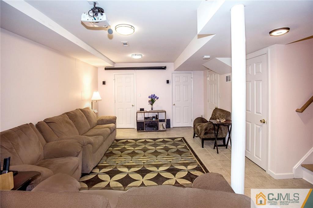 46 Hawthorne Road North Brunswick, NJ 08902 - Photo 21 of 25 Gallery Image 21