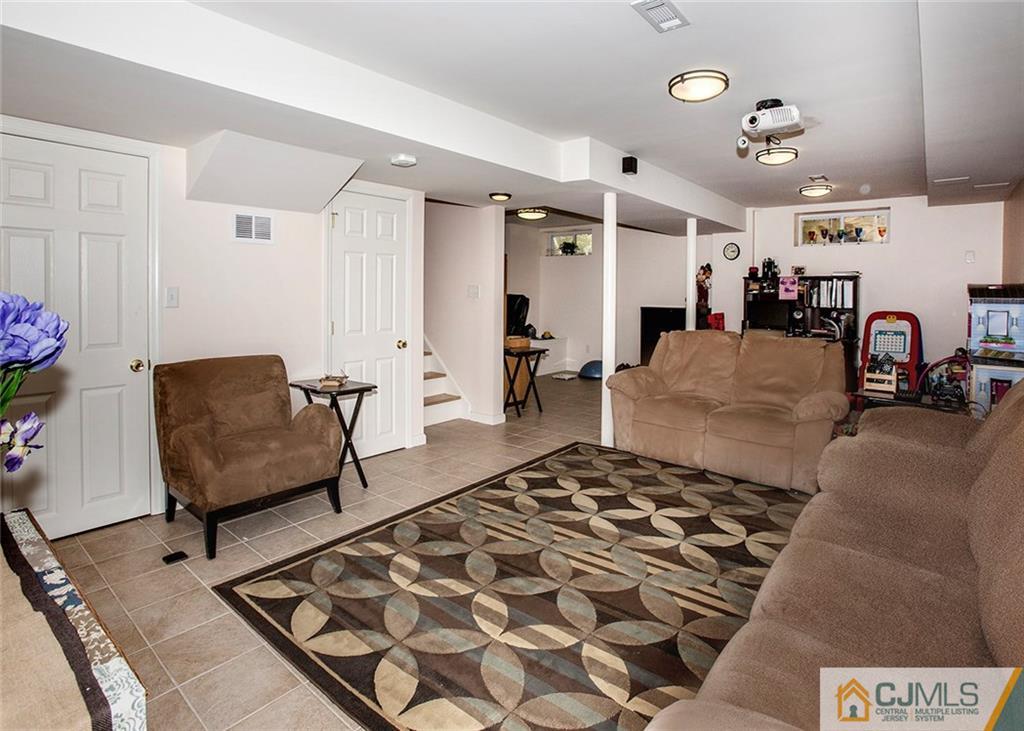 46 Hawthorne Road North Brunswick, NJ 08902 - Photo 22 of 25 Gallery Image 22