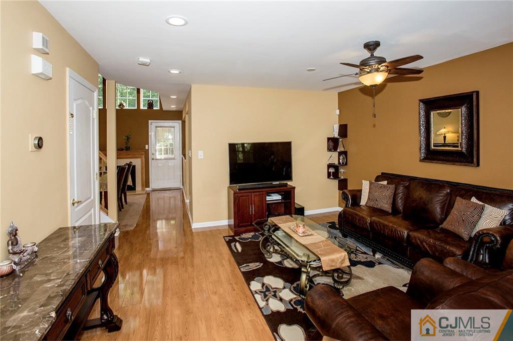 46 Hawthorne Road North Brunswick, NJ 08902 - Photo 4 of 25 Gallery Image 4