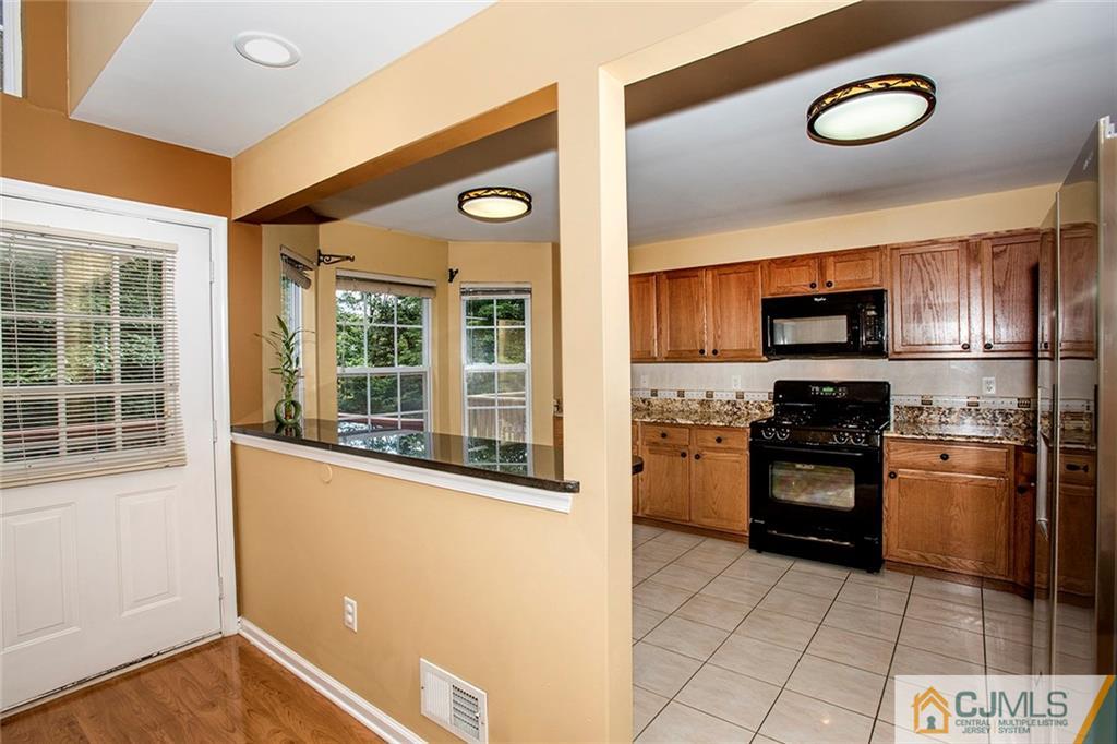 46 Hawthorne Road North Brunswick, NJ 08902 - Photo 10 of 25 Gallery Image 10