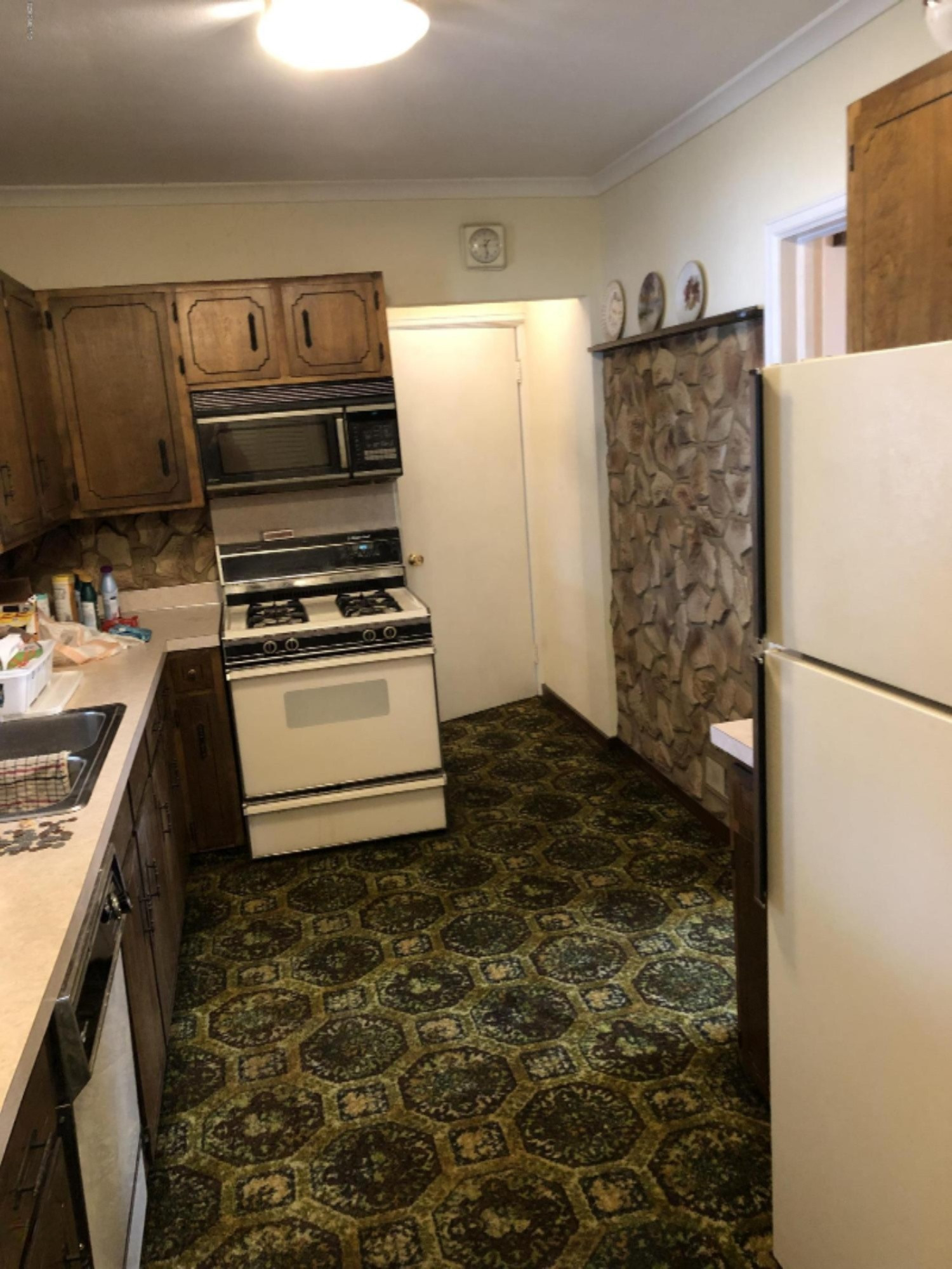 1250 West Giles Road Muskegon, MI 49445 - Photo 5 of 18 IMG_1873