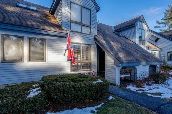 $485,000 | 111 Lakeland Drive, Unit D, Hartford, VT 05059