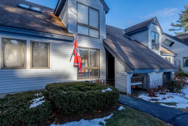 $495,000 | 111 Lakeland Drive, Unit D, Hartford, VT 05059