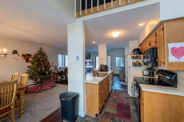 $495,000 | 111 Lakeland Drive, Unit D, Hartford, VT 05059