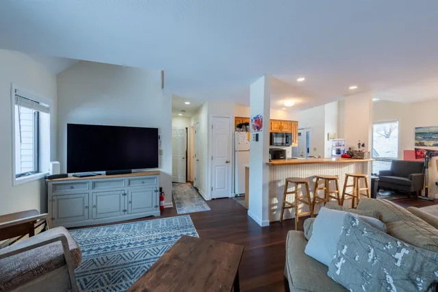 $495,000 | 111 Lakeland Drive, Unit D, Hartford, VT 05059