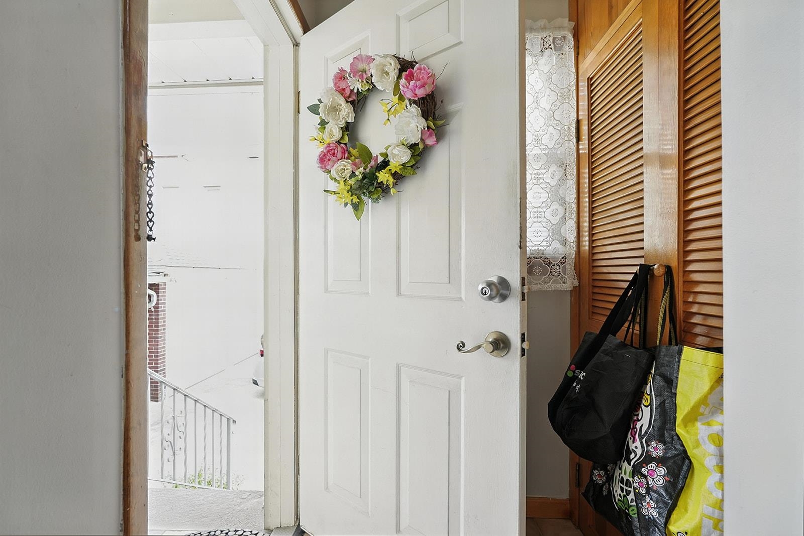 961 Avenue C Bayonne, NJ 07002 - Photo 13 of 21 an entryway