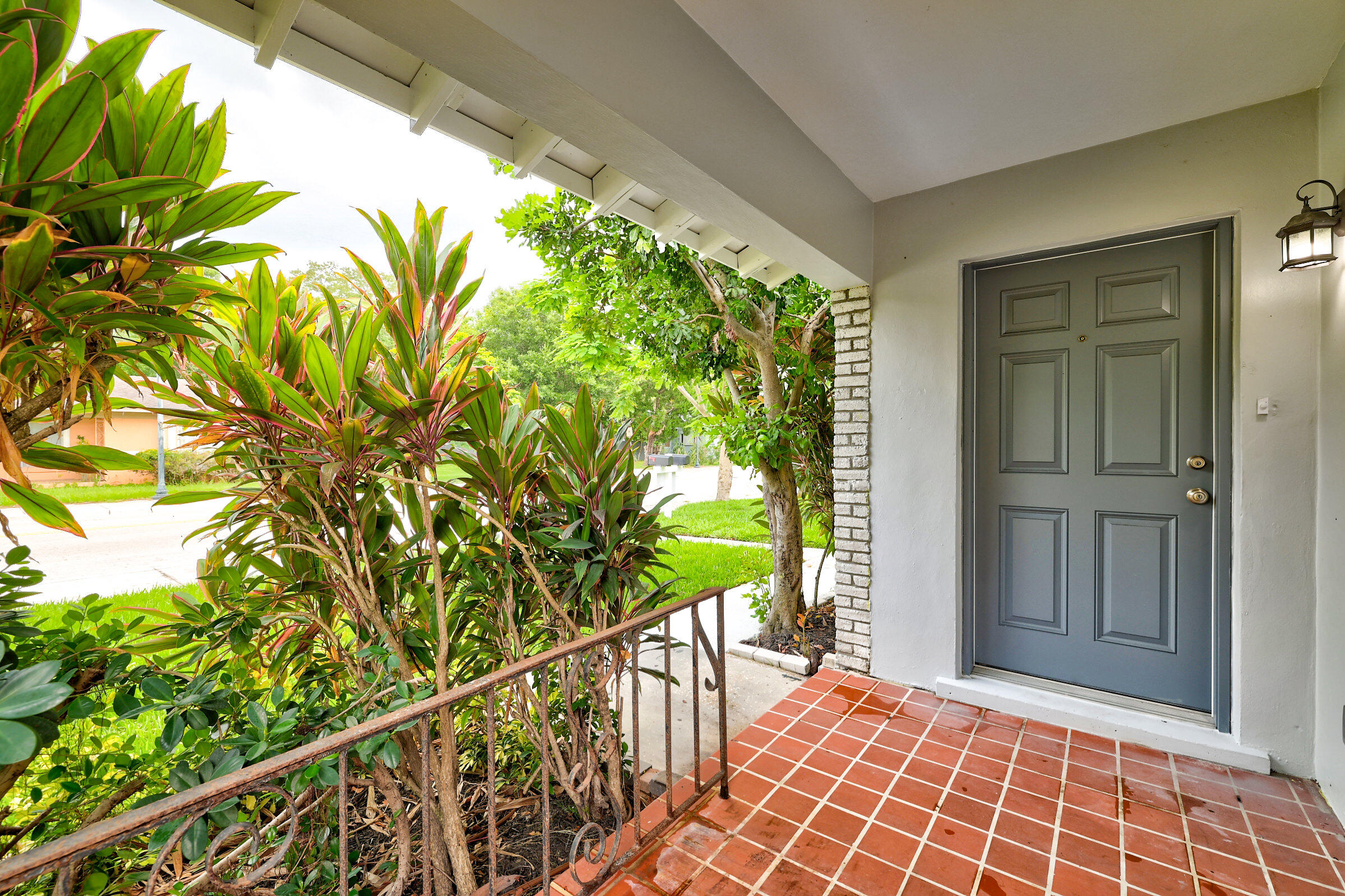 125 South 10th Street Fort Pierce, FL 34950 - Photo 3 of 30 a view of balcony with wooden floor
