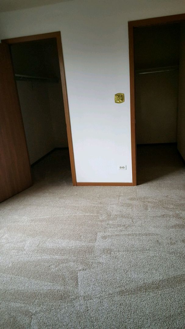 332 Park Ridge Lane, Unit E Aurora, IL 60504 - Photo 12 of 21 a view of an empty room