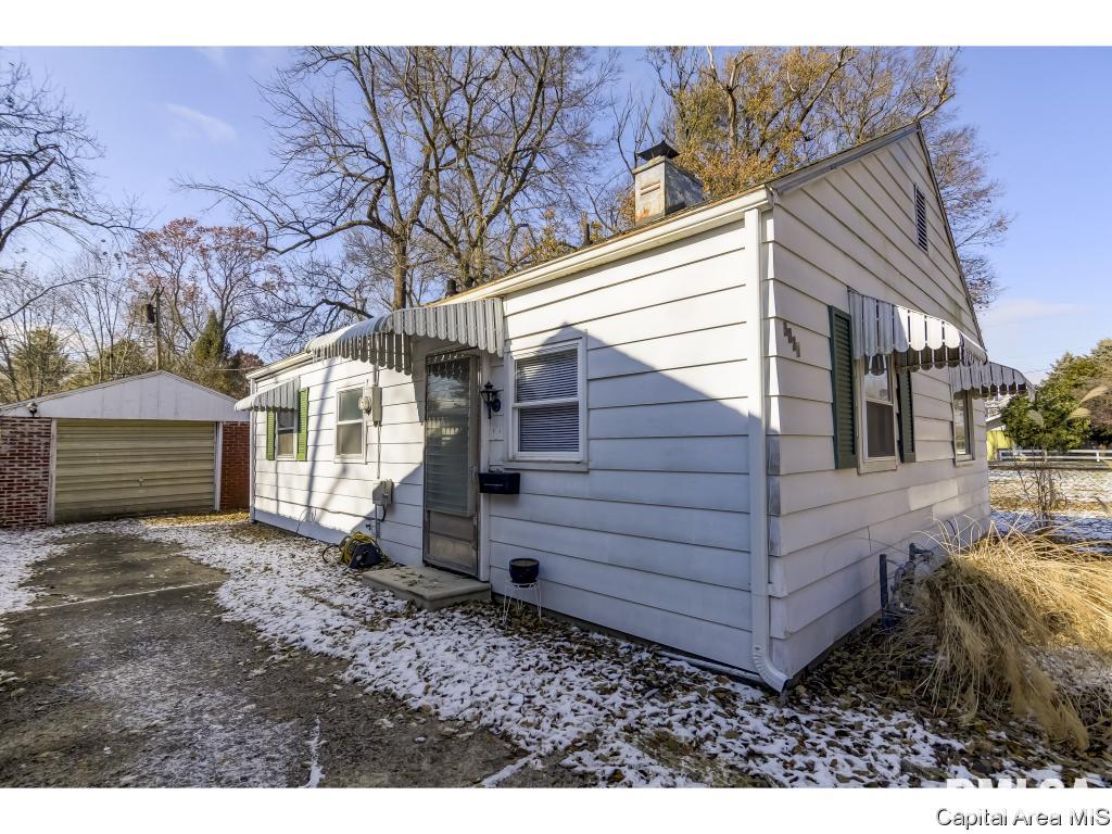 3027 South 2nd Street Springfield, IL 62703 - Photo 3 of 32