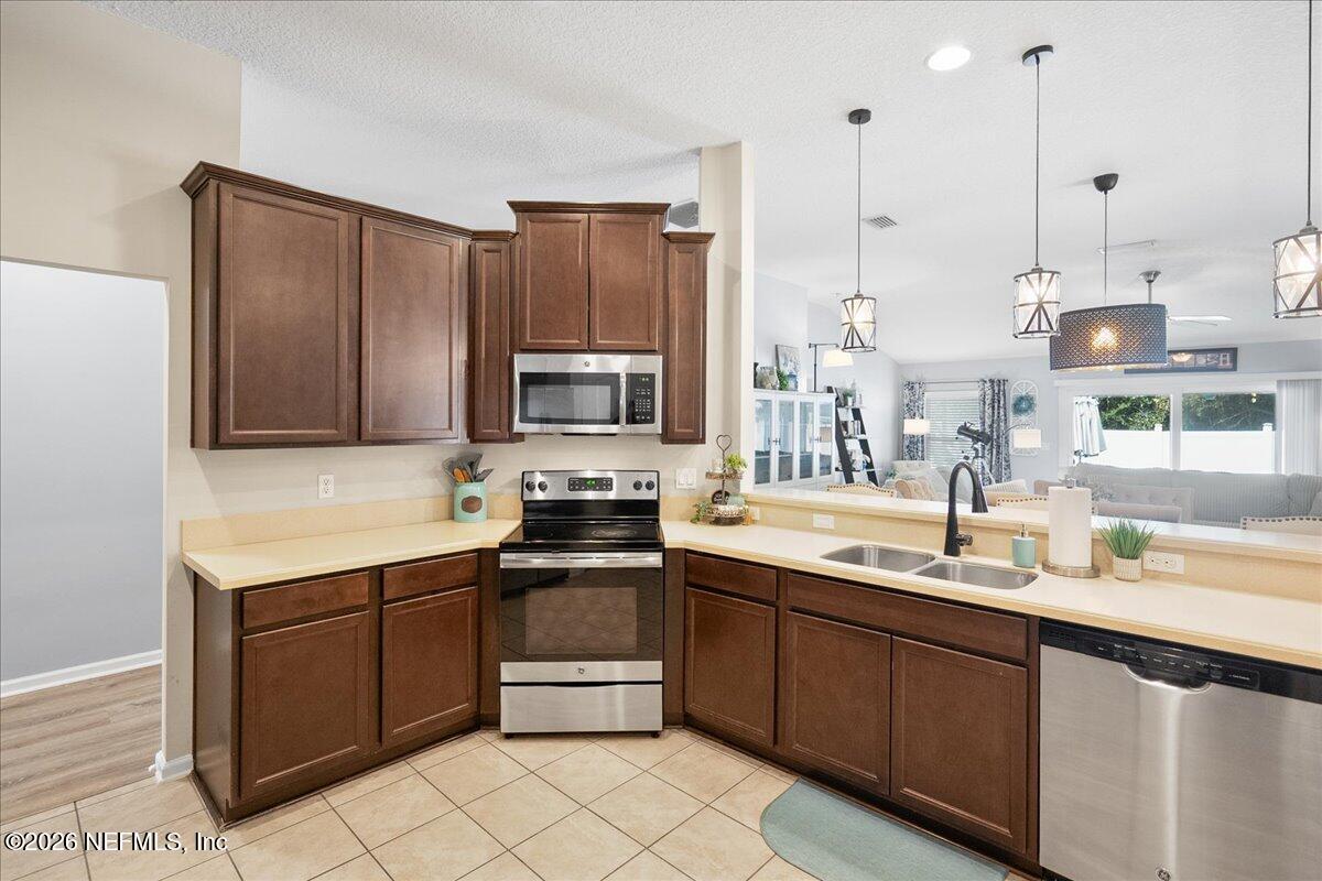 86011 Aladdins Way Yulee, FL 32097 - Photo 10 of 39 10-DSC04717