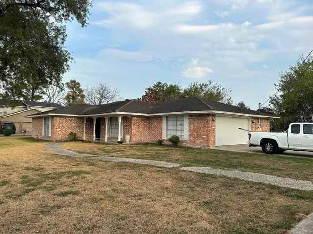 $250,000 | 10664 Oak Brook Drive, Houston, TX 77013