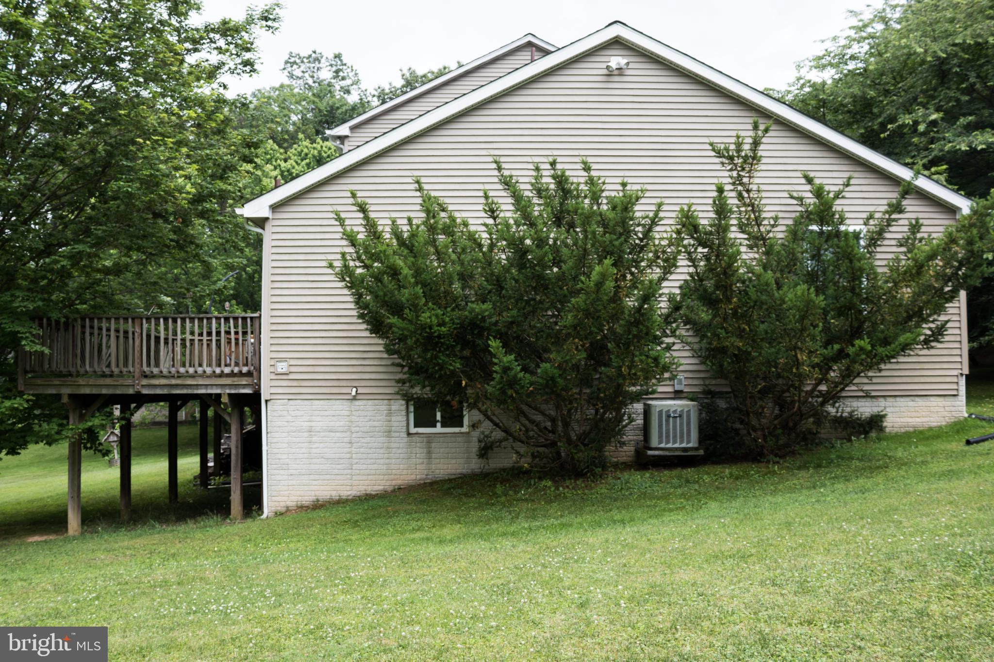 988 Hook Road Westminster, MD 21157 - Photo 4 of 36 Gallery Image 4