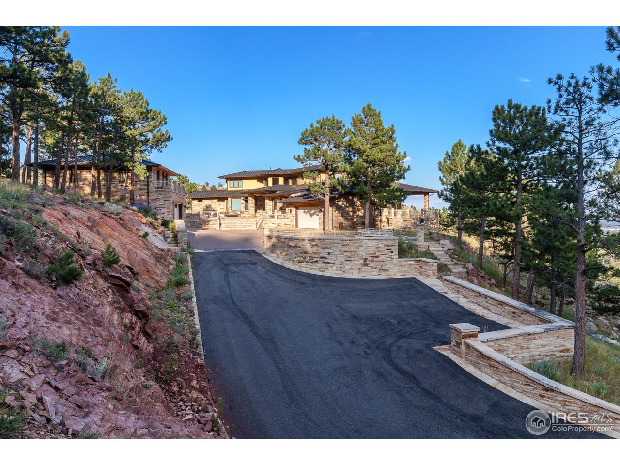 5235 Olde Stage Road Boulder, CO 80302 - Photo 33 of 40 Paved Driveway