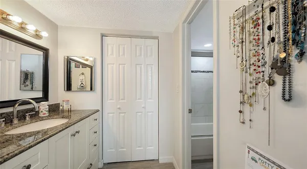 $180,000 | 2901 26th Street West, Unit 601, Bradenton, FL 34205