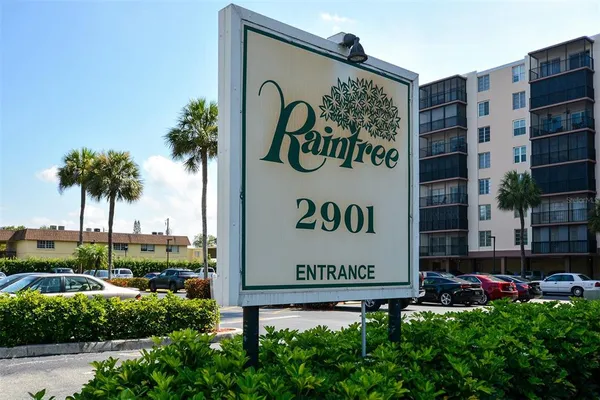 $180,000 | 2901 26th Street West, Unit 601, Bradenton, FL 34205