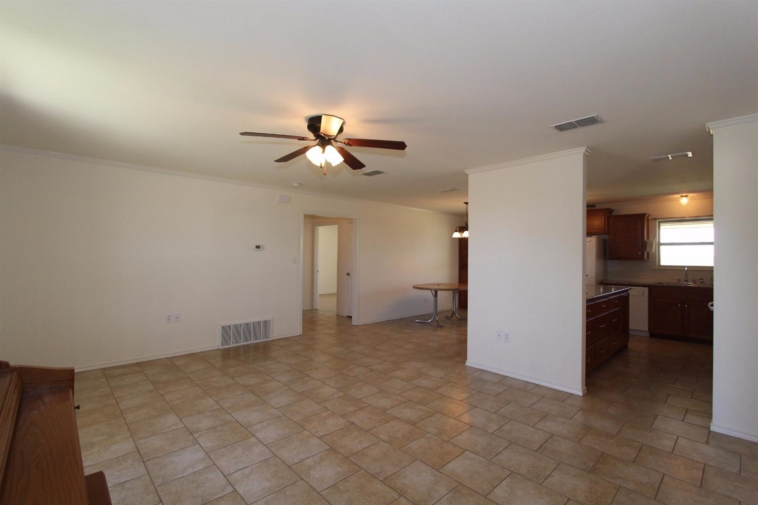 159 Mason Road Lubbock, TX 79407 - Photo 3 of 10 Living Room
