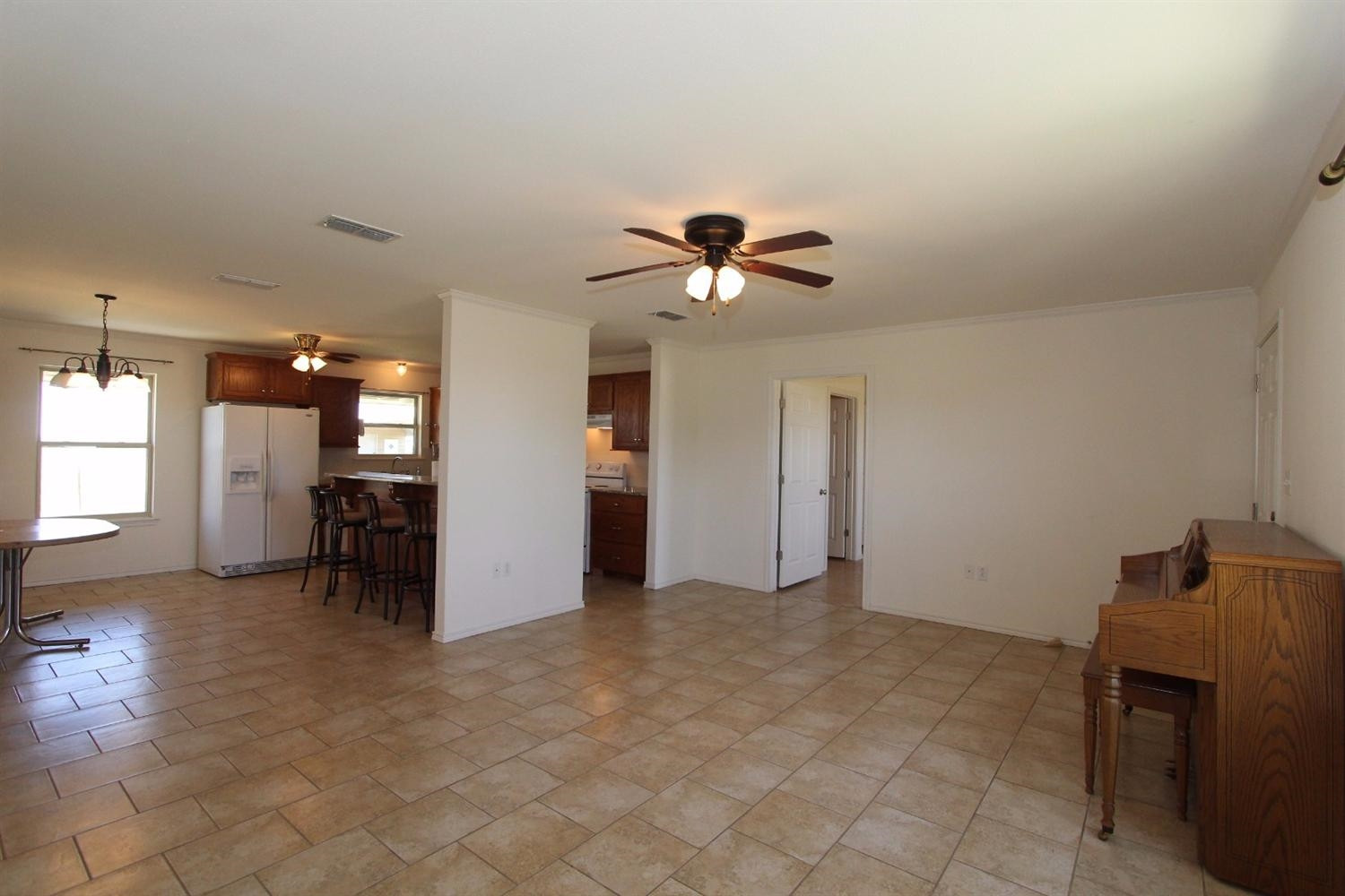159 Mason Road Lubbock, TX 79407 - Photo 4 of 10 Add'l Living Room View