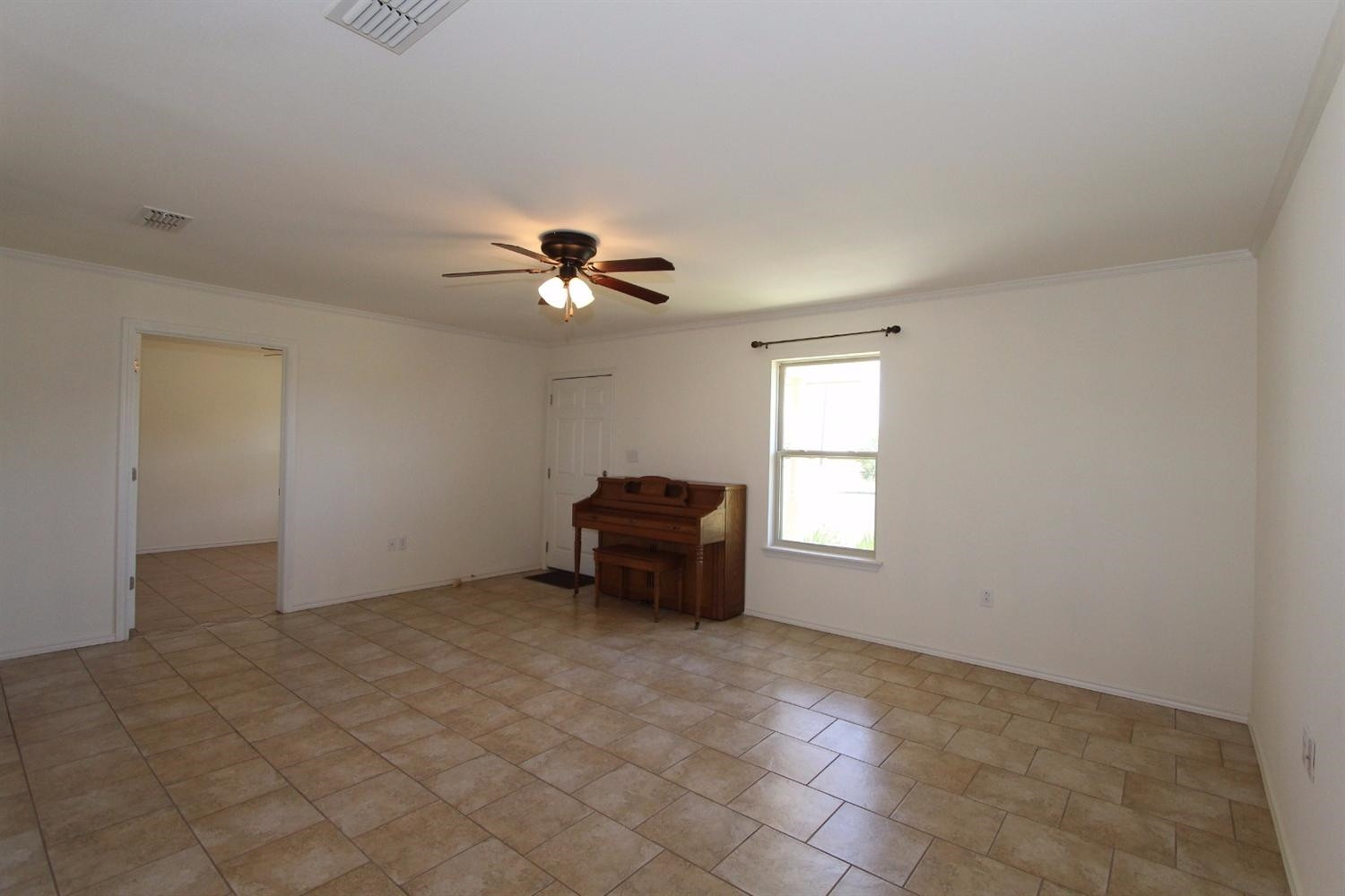 159 Mason Road Lubbock, TX 79407 - Photo 5 of 10 Add'l Living Room View