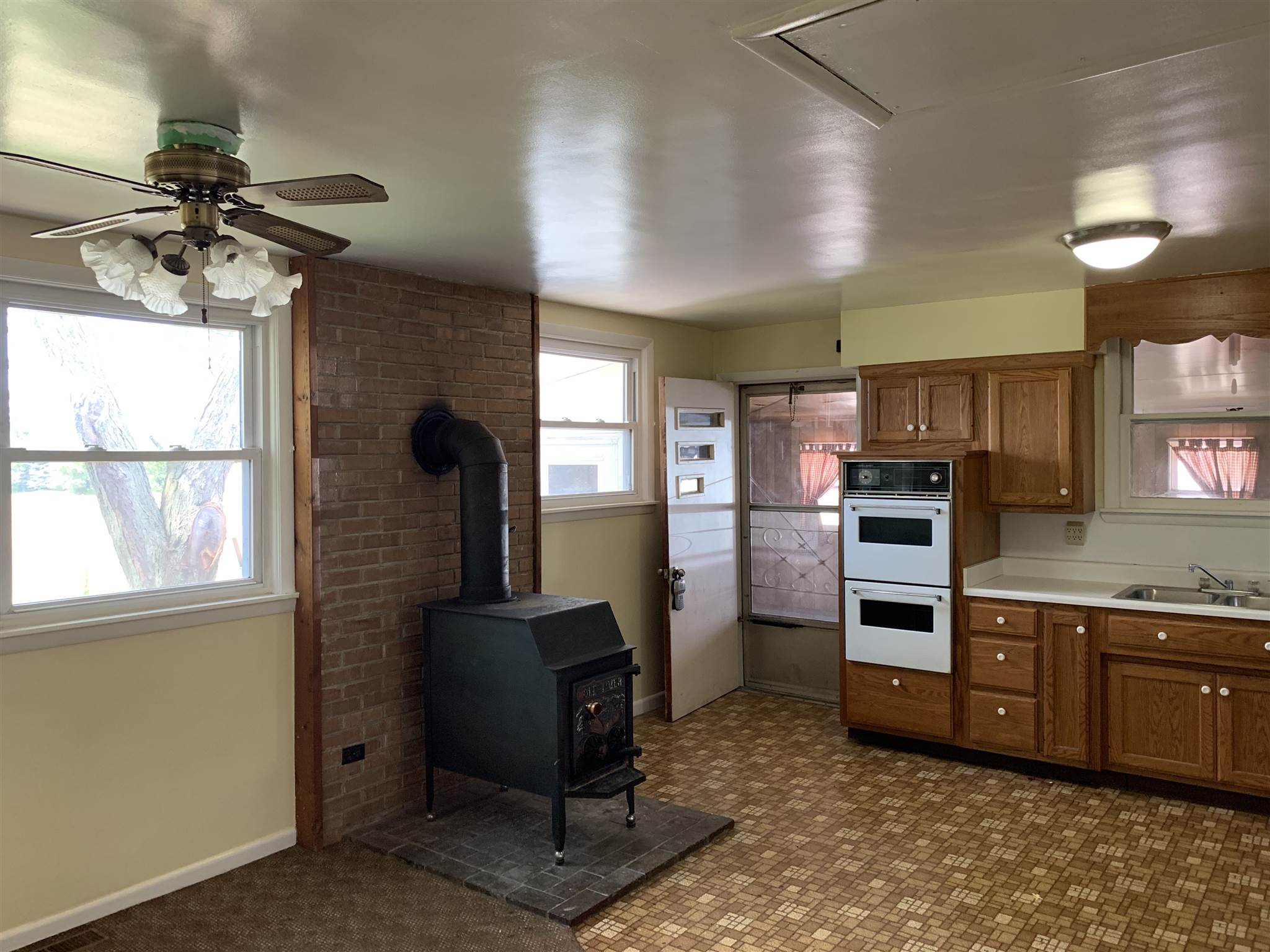 9502 Johnson Road Fort Wayne, IN 46818 - Photo 10 of 29
