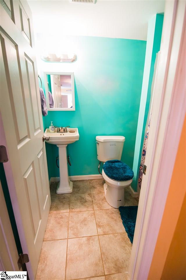 235 South Moore Road Fountain Inn, SC 29644 - Photo 16 of 28